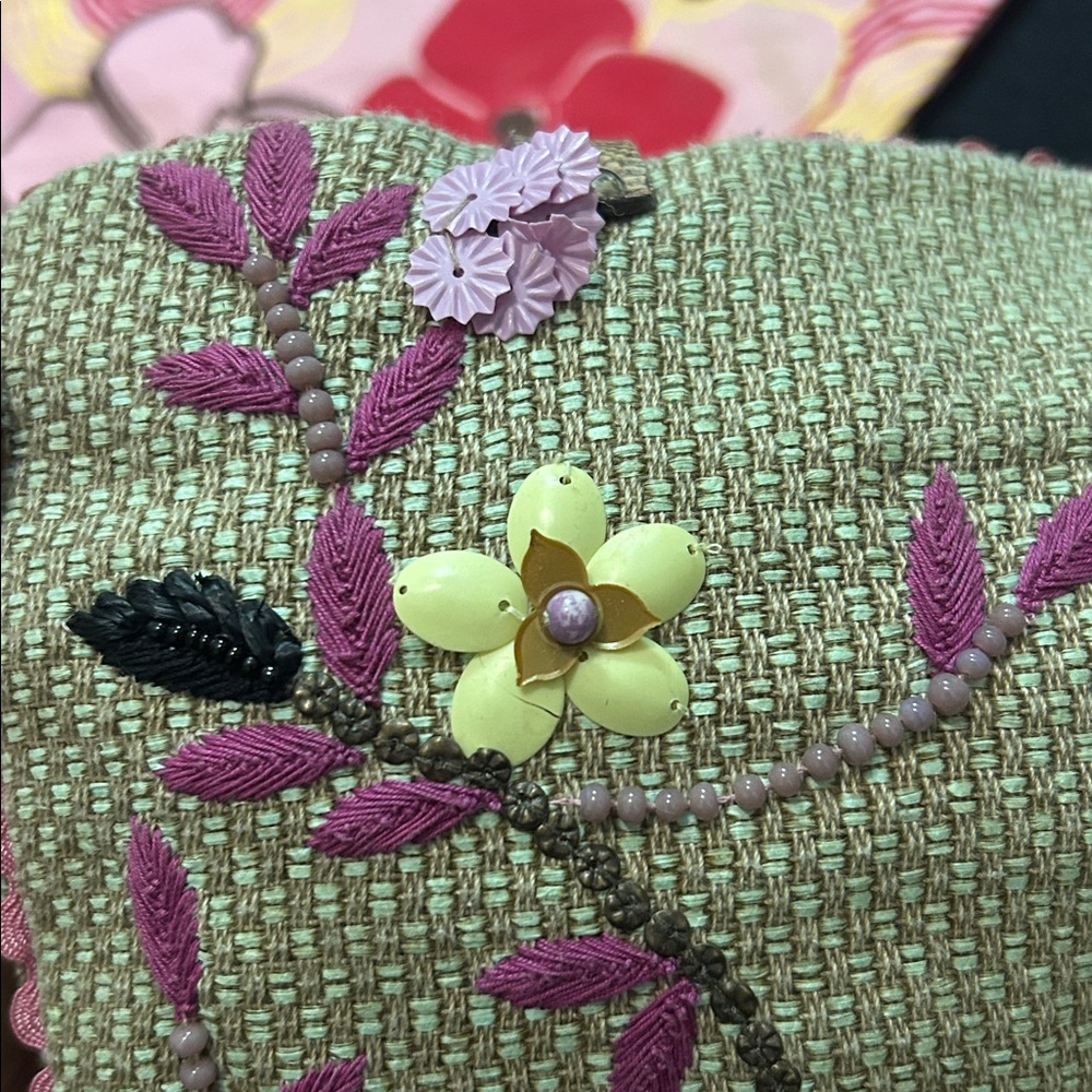 Jamin Puech tote w/beads
sequins,raffia floral embroidery - Picture 15 of 15